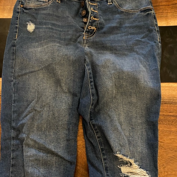 A set of three pairs of stretchy Rewash jeans! - Picture 5 of 5